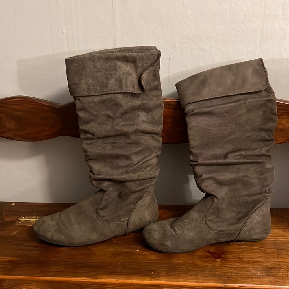 Journee gray women’s boots size 10
